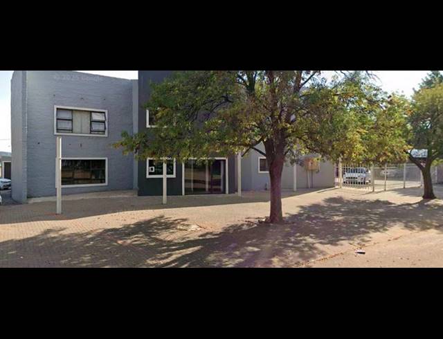 BUSINESS PROPERTY TO RENT IN FLAMWOOD